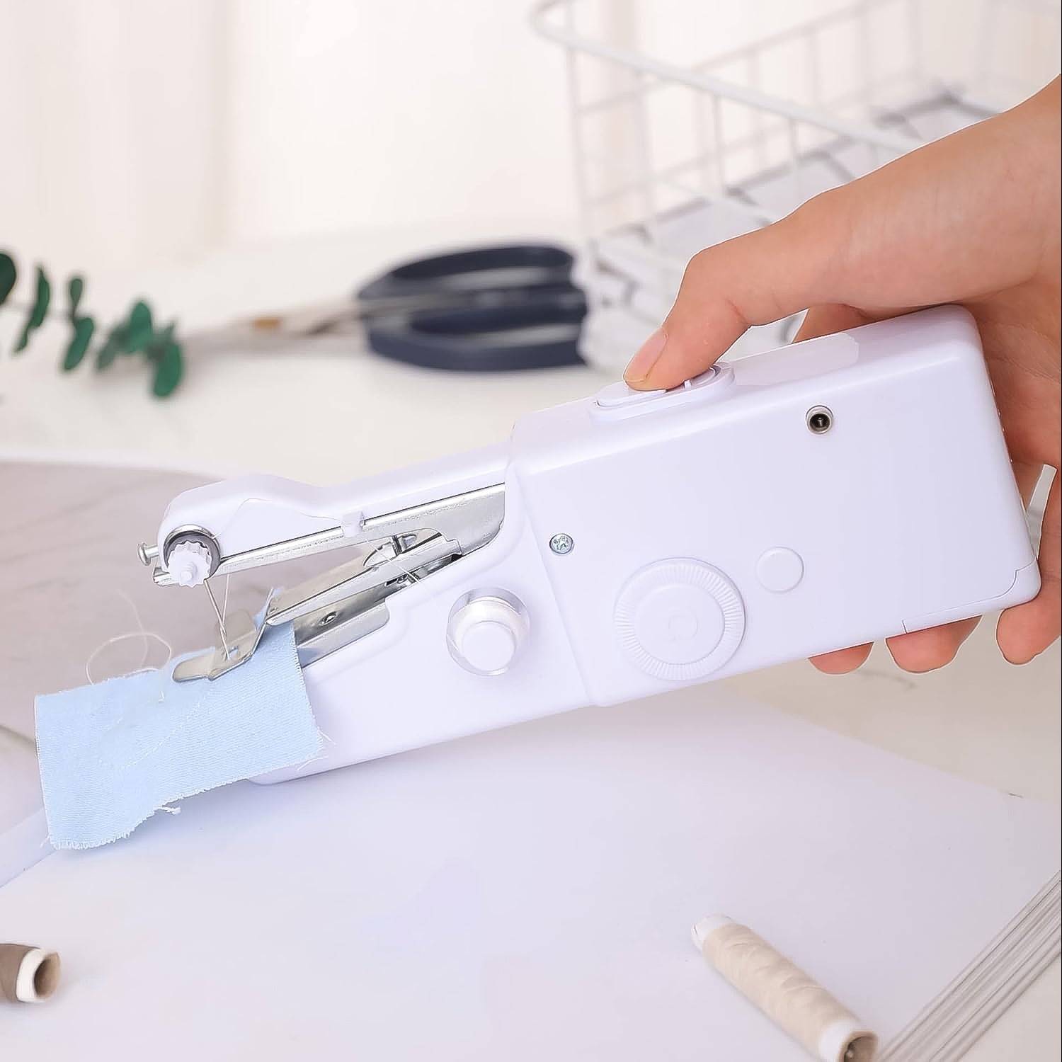  Handheld Portable Mini Electric Cordless Sewing Machine - packaging shot