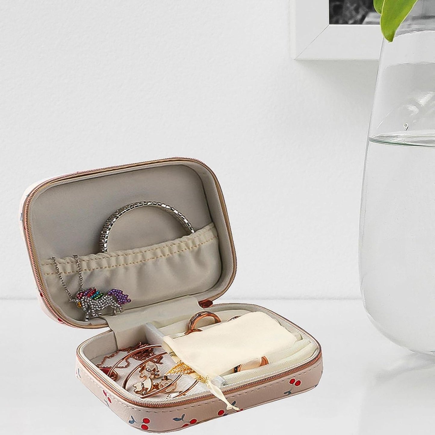 Mix design travel jewellery organizer case for pendants and bracelets India