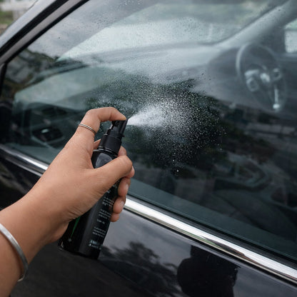 Mirror fog spray